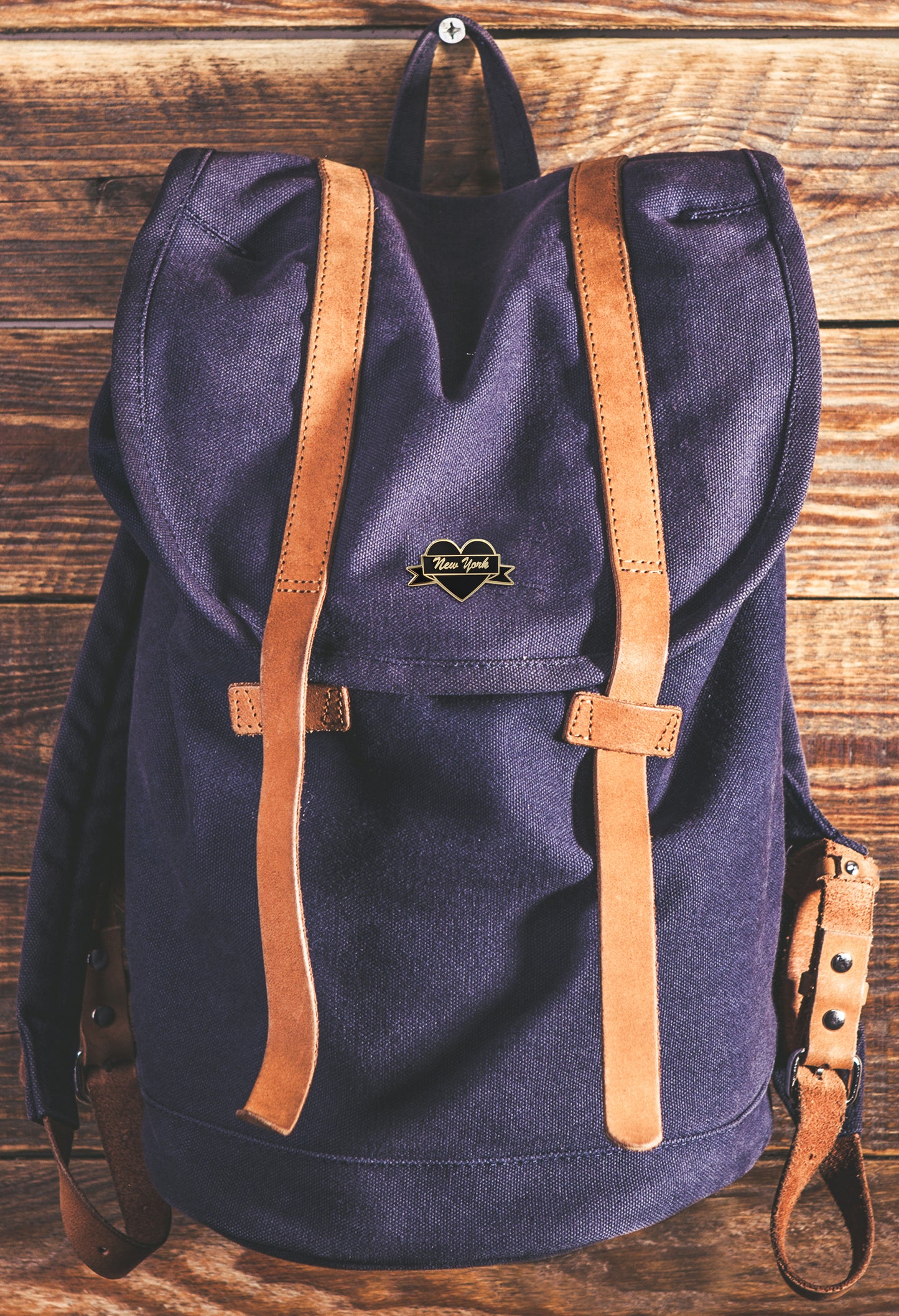 I Heart New York – Black & Gold City Pin