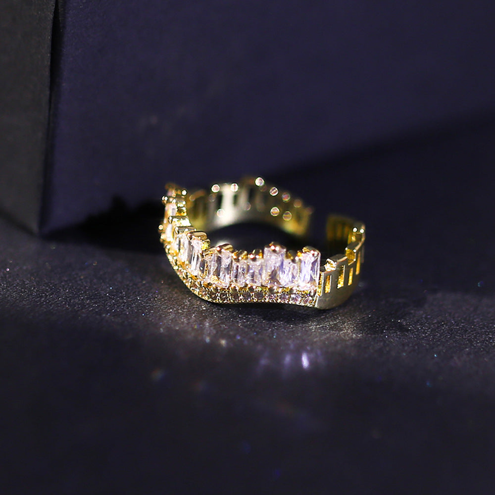 New Curve Inlaid Crystal Ring