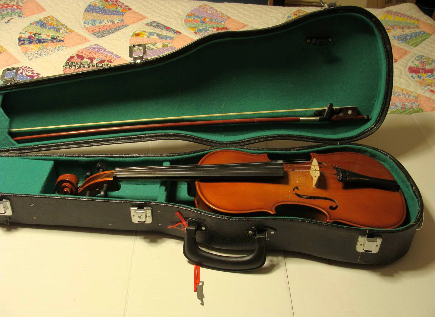 CORELLI 4/4 Violin with case and bow